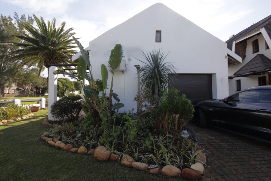 6 Bedroom Property for Sale in Ferreira Town Eastern Cape